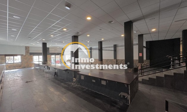 Bestaande bouw - Commercieel - Torrevieja - Playa del Cura