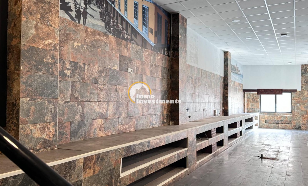 Bestaande bouw - Commercieel - Torrevieja - Playa del Cura