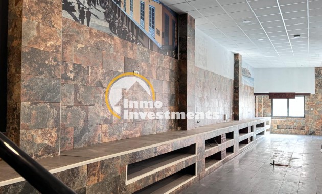 Bestaande bouw - Commercieel - Torrevieja - Playa del Cura