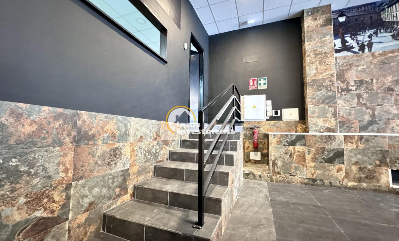 Bestaande bouw - Commercieel - Torrevieja - Playa del Cura