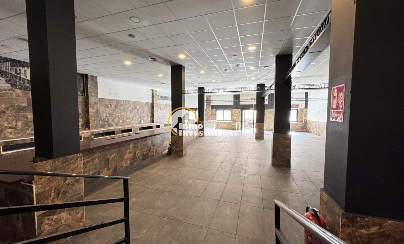 Bestaande bouw - Commercieel - Torrevieja - Playa del Cura