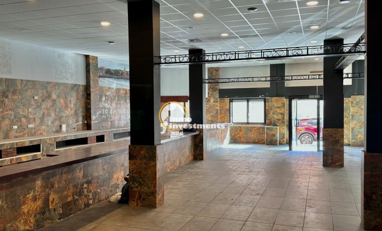 Bestaande bouw - Commercieel - Torrevieja - Playa del Cura