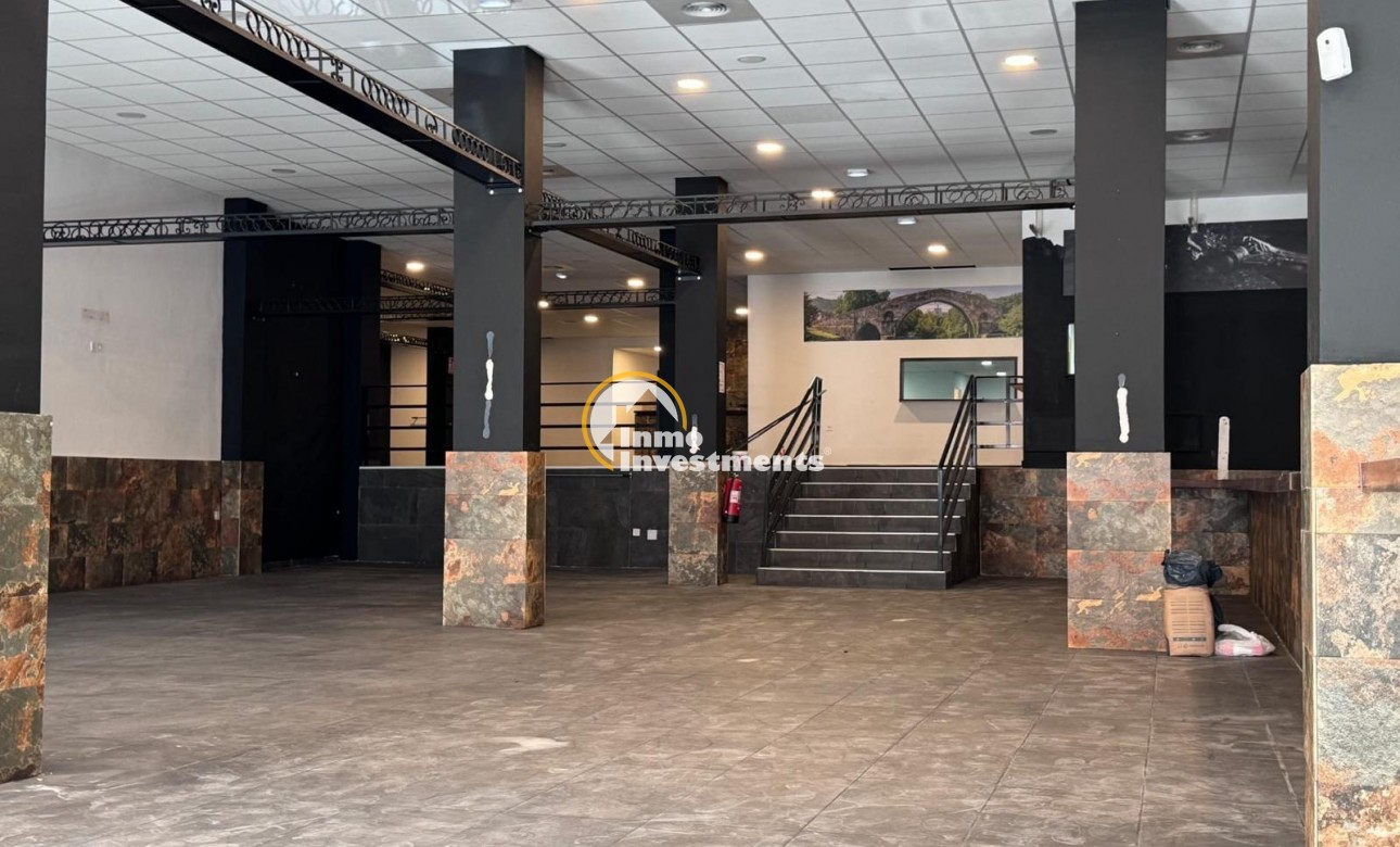 Bestaande bouw - Commercieel - Torrevieja - Playa del Cura