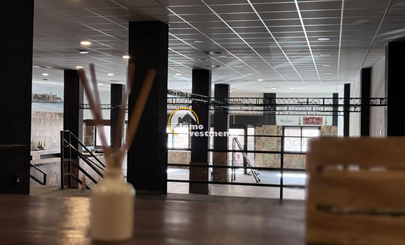 Bestaande bouw - Commercieel - Torrevieja - Playa del Cura