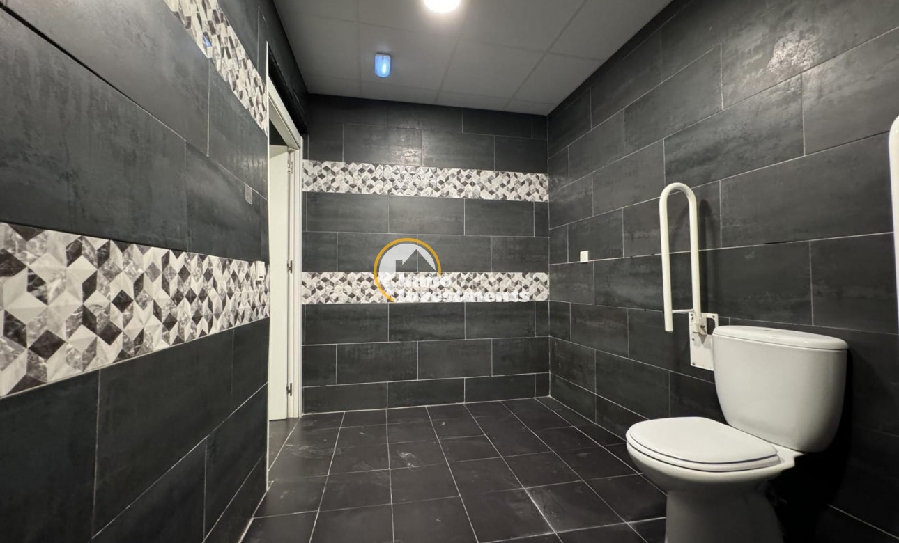 Bestaande bouw - Commercieel - Torrevieja - Playa del Cura