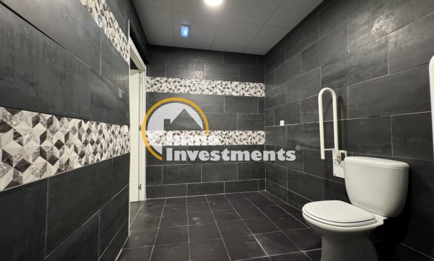 Bestaande bouw - Commercieel - Torrevieja - Playa del Cura