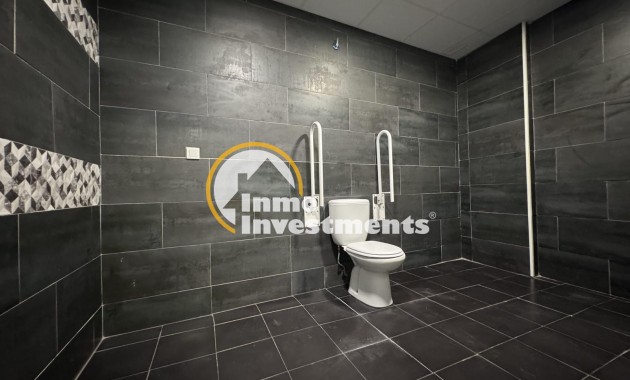 Bestaande bouw - Commercieel - Torrevieja - Playa del Cura