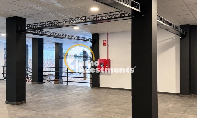 Bestaande bouw - Commercieel - Torrevieja - Playa del Cura