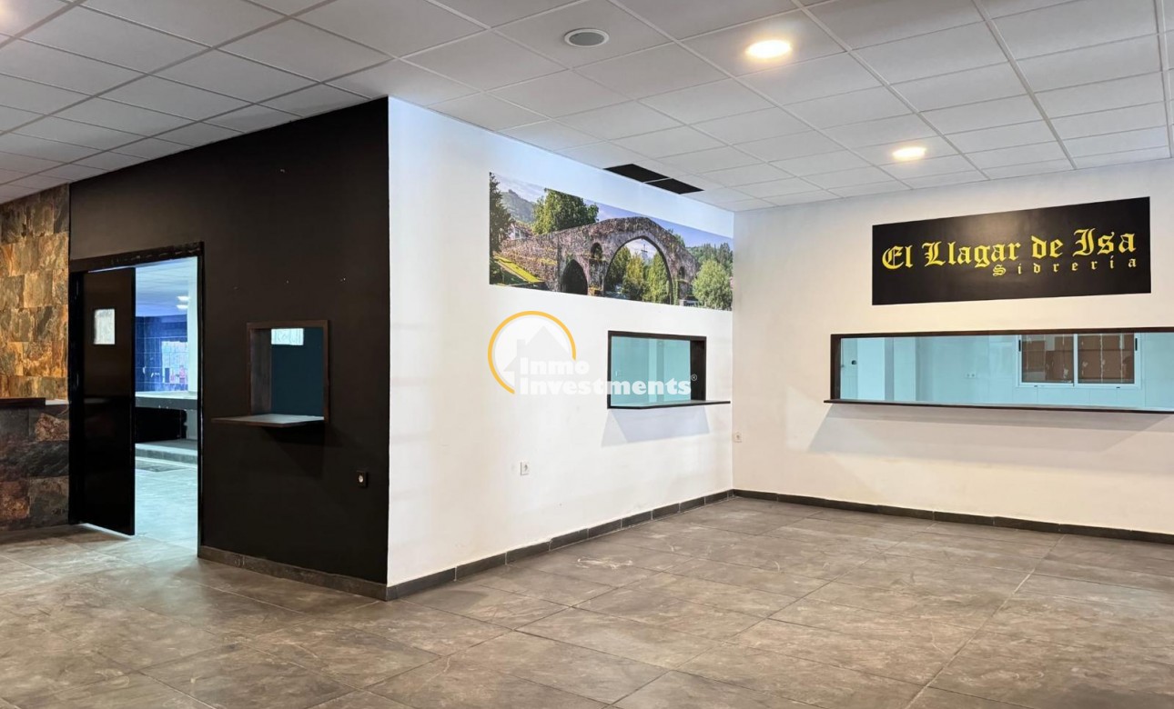 Bestaande bouw - Commercieel - Torrevieja - Playa del Cura