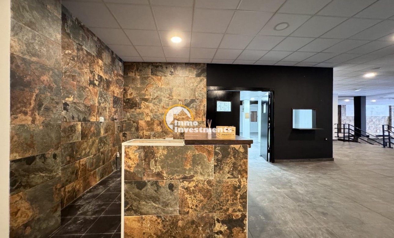 Bestaande bouw - Commercieel - Torrevieja - Playa del Cura