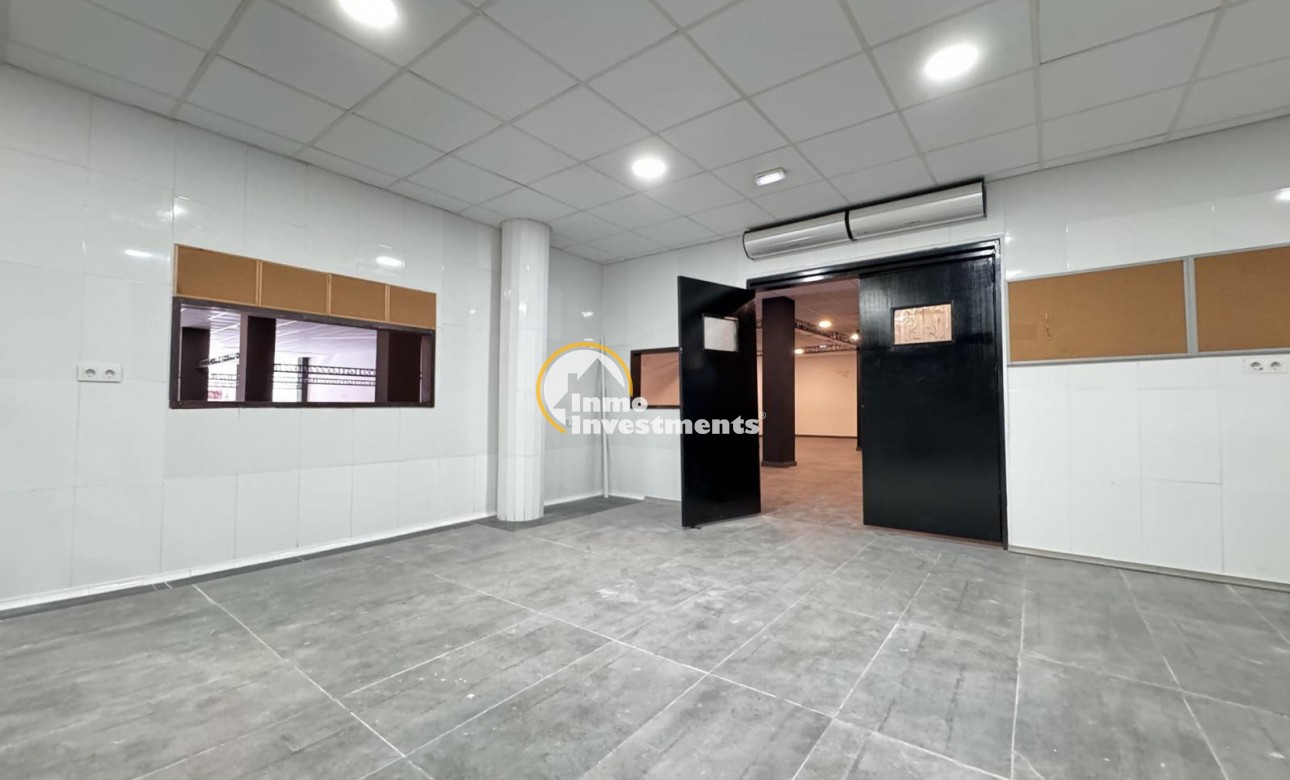 Bestaande bouw - Commercieel - Torrevieja - Playa del Cura