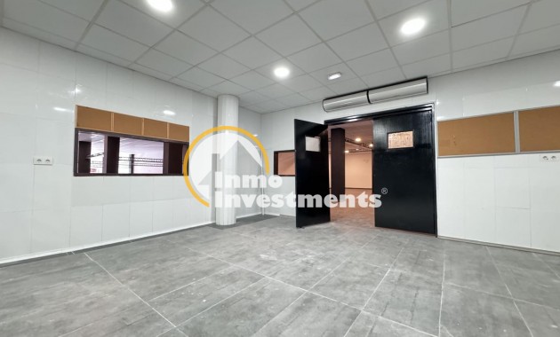 Bestaande bouw - Commercieel - Torrevieja - Playa del Cura