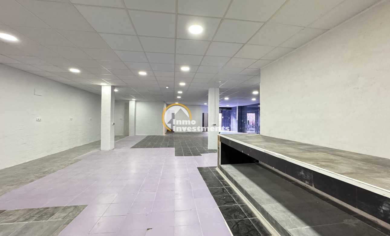 Bestaande bouw - Commercieel - Torrevieja - Playa del Cura