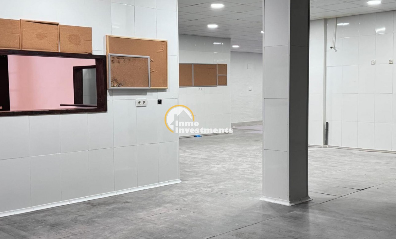 Bestaande bouw - Commercieel - Torrevieja - Playa del Cura