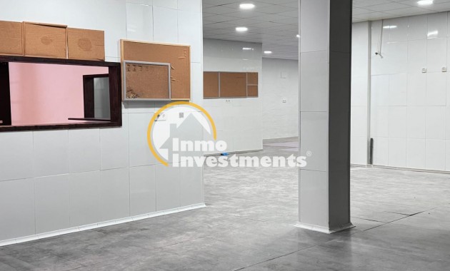 Bestaande bouw - Commercieel - Torrevieja - Playa del Cura