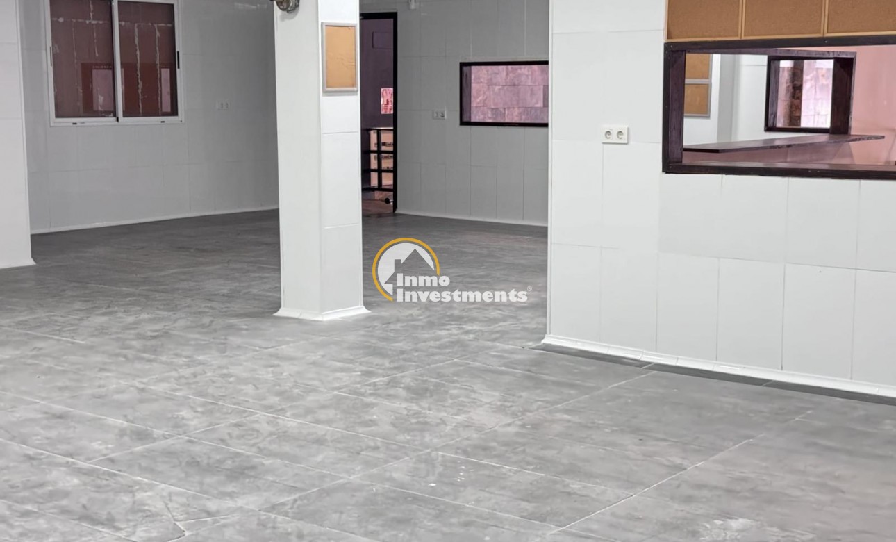 Bestaande bouw - Commercieel - Torrevieja - Playa del Cura