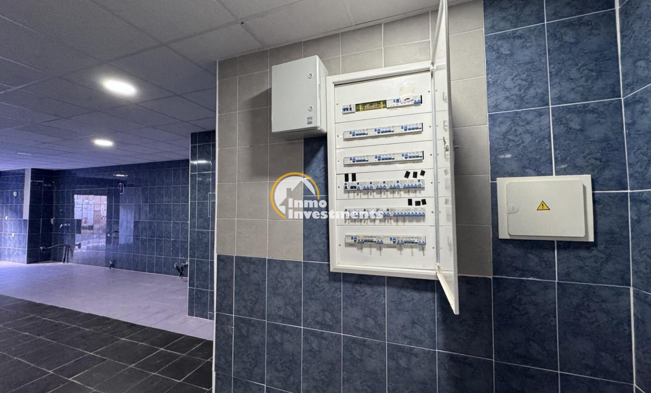 Bestaande bouw - Commercieel - Torrevieja - Playa del Cura