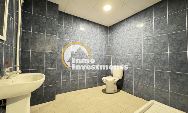 Bestaande bouw - Commercieel - Torrevieja - Playa del Cura