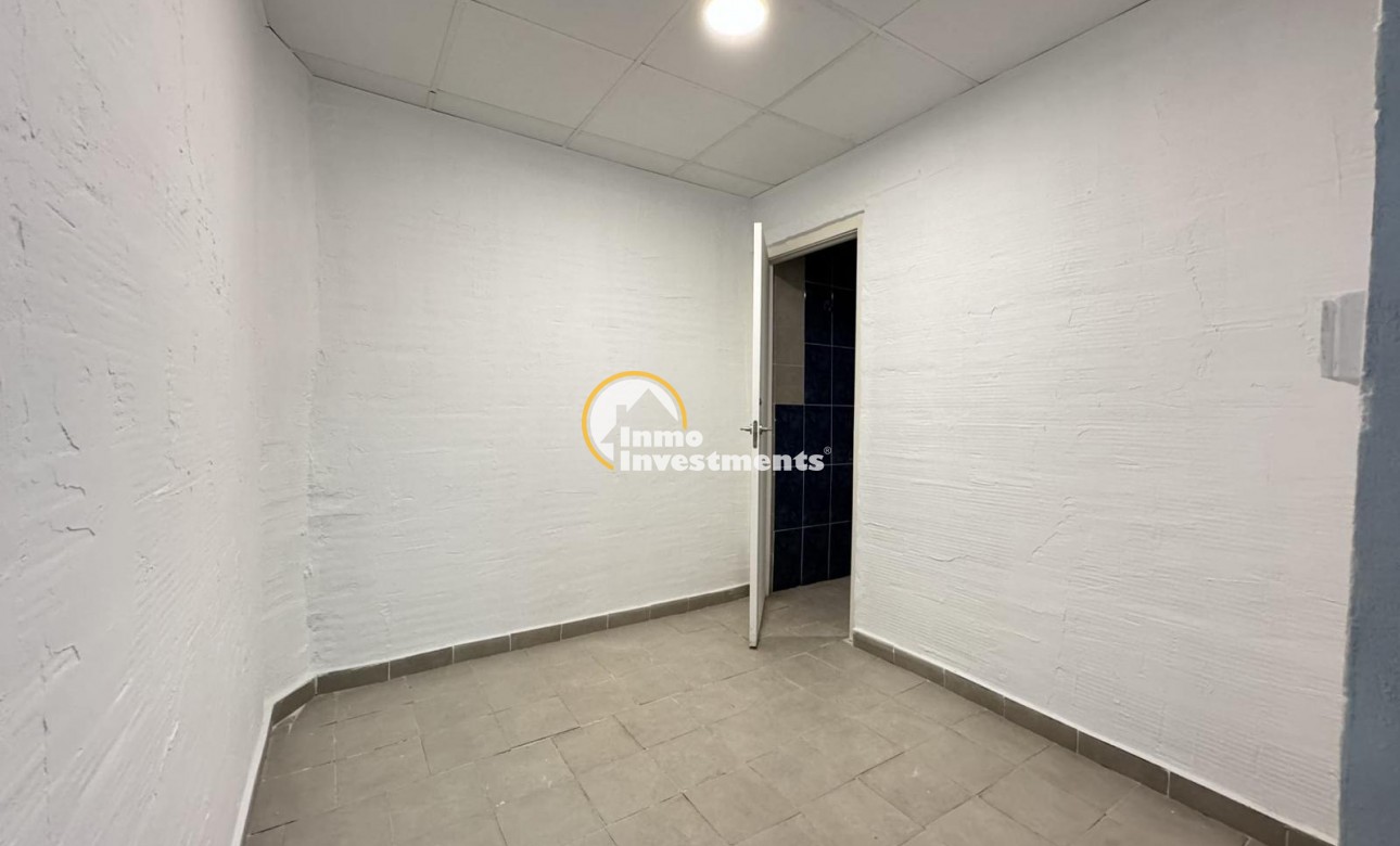 Bestaande bouw - Commercieel - Torrevieja - Playa del Cura