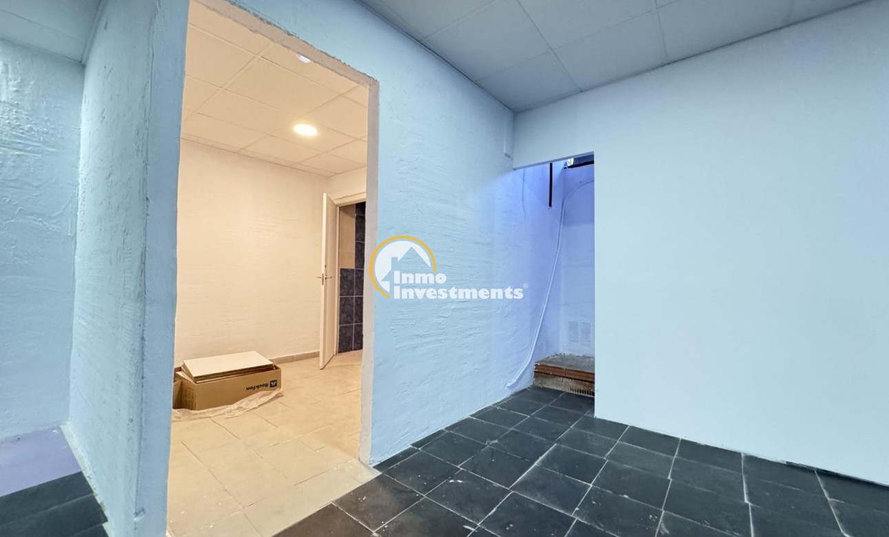 Bestaande bouw - Commercieel - Torrevieja - Playa del Cura