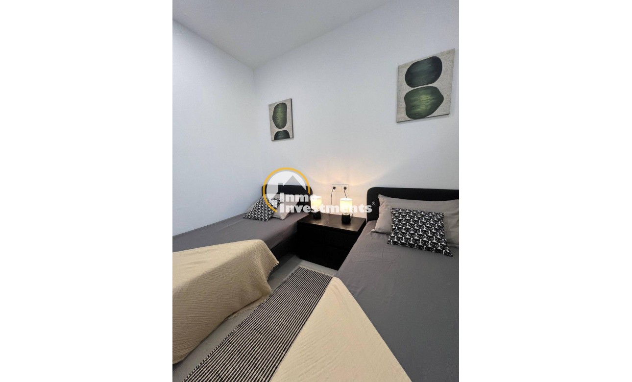 Resale - Apartment - Torrevieja - La Mata