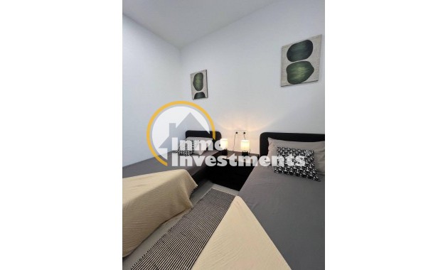 Resale - Apartment - Torrevieja - La Mata