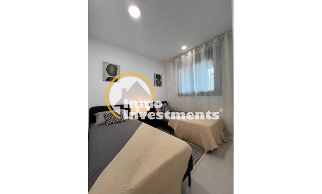 Resale - Apartment - Torrevieja - La Mata