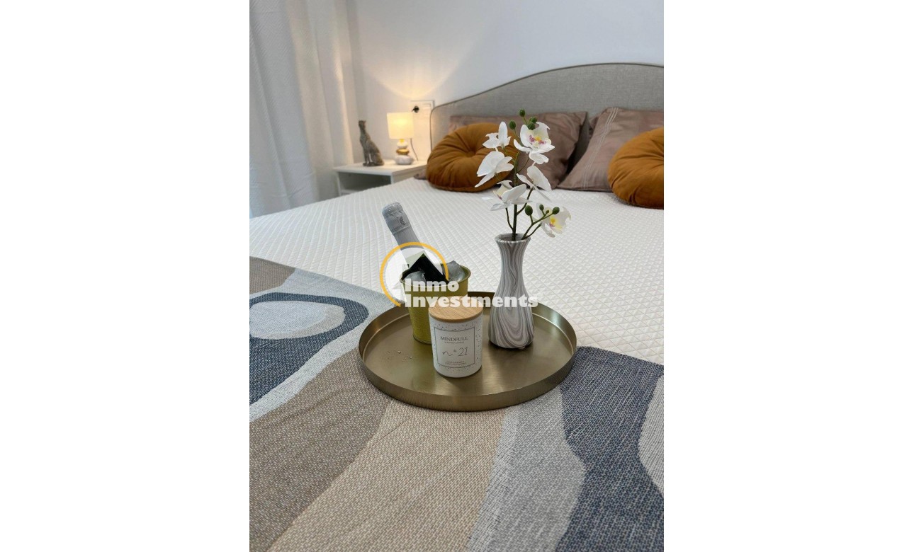 Resale - Apartment - Torrevieja - La Mata