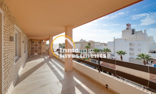 Resale - Apartment - Torrevieja - Playa de los Naufragos