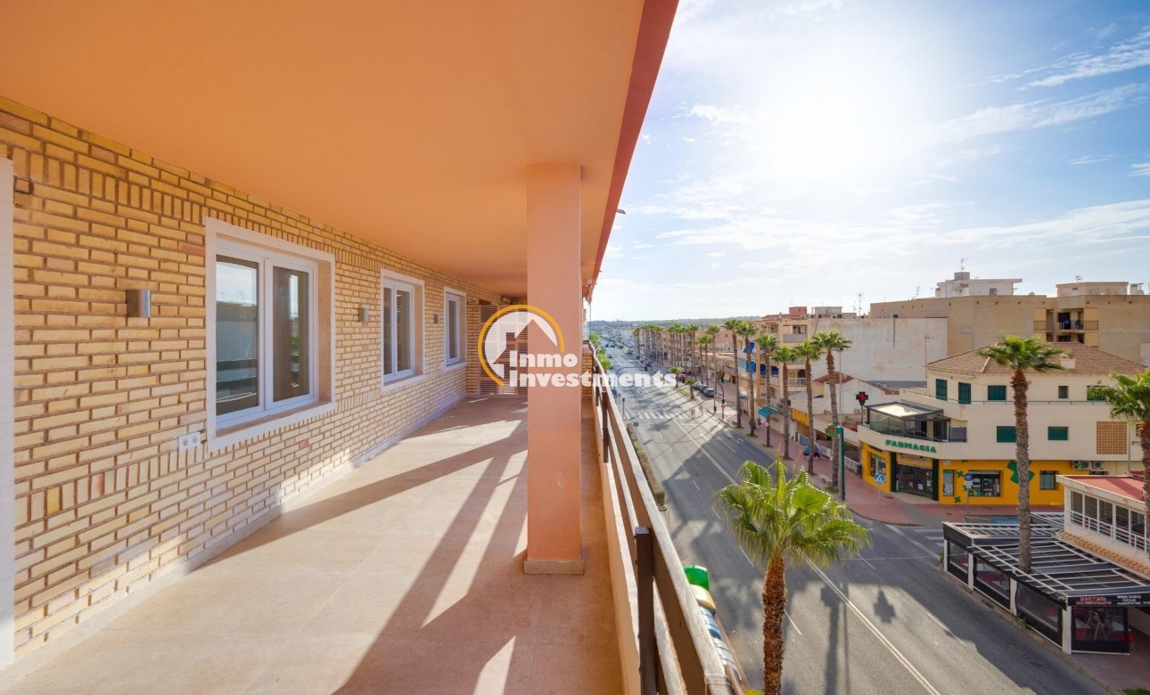 Resale - Apartment - Torrevieja - Playa de los Naufragos