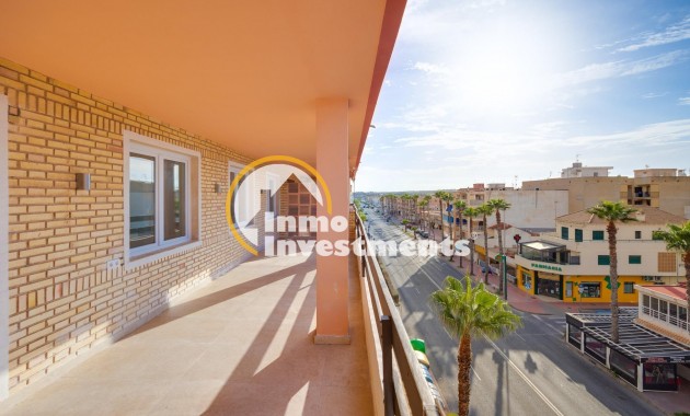 Resale - Apartment - Torrevieja - Playa de los Naufragos