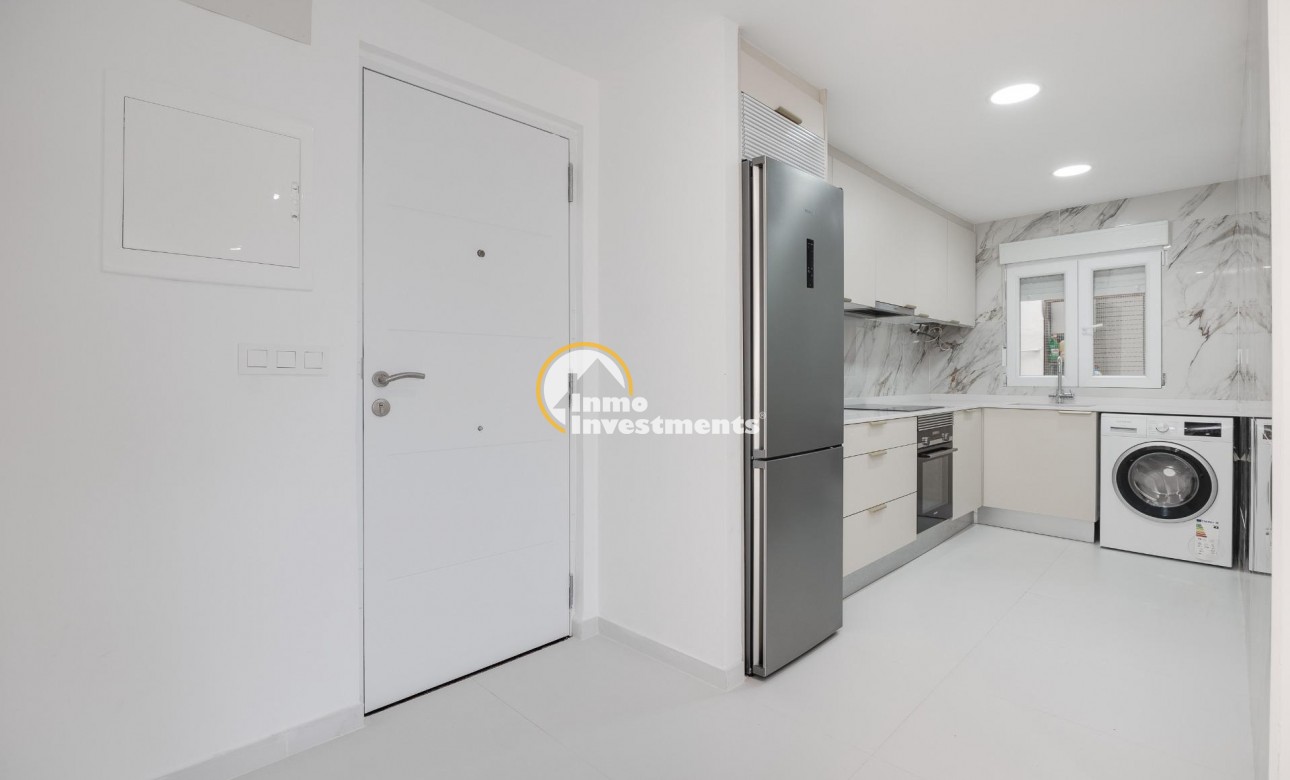 Resale - Apartment - Torrevieja - Playa de los Naufragos