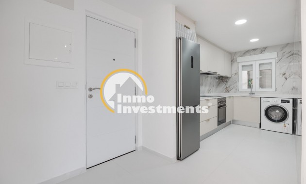 Resale - Apartment - Torrevieja - Playa de los Naufragos