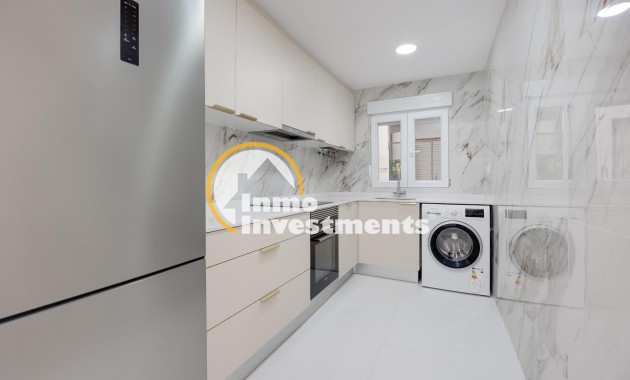 Resale - Apartment - Torrevieja - Playa de los Naufragos