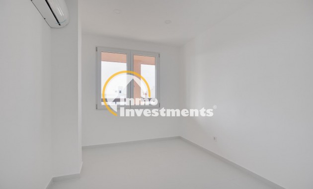 Resale - Apartment - Torrevieja - Playa de los Naufragos
