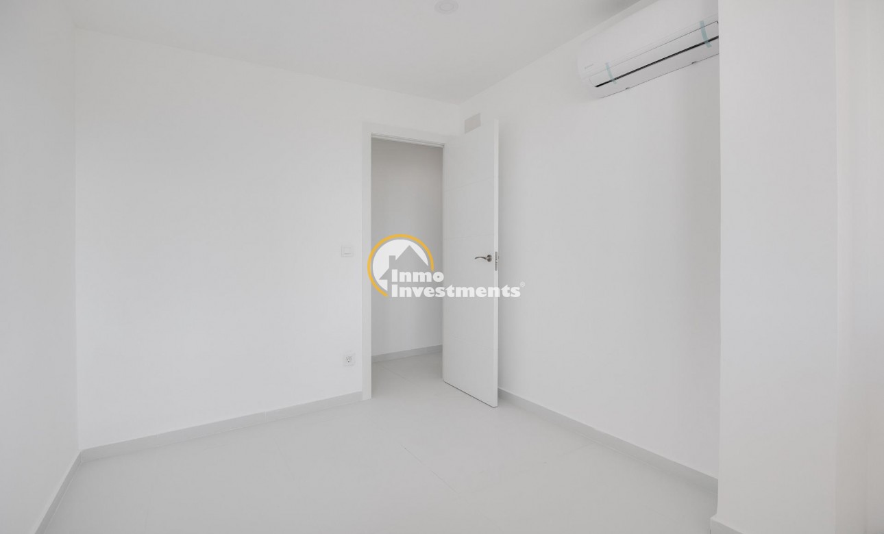 Resale - Apartment - Torrevieja - Playa de los Naufragos