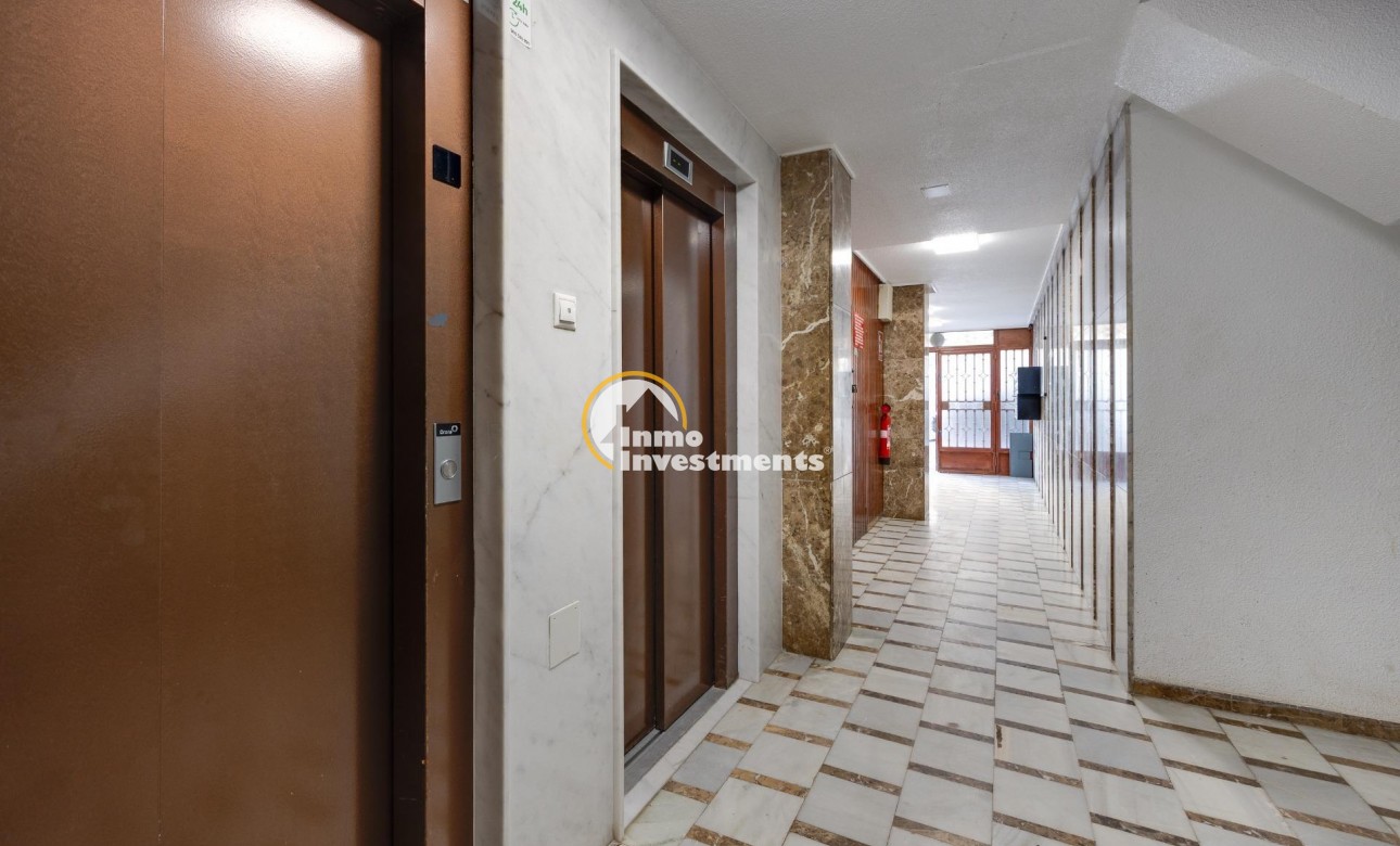 Resale - Apartment - Torrevieja - Playa de los Naufragos