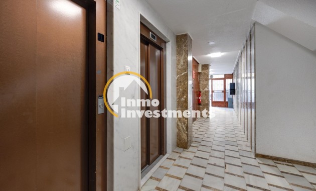 Resale - Apartment - Torrevieja - Playa de los Naufragos