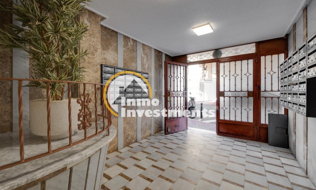 Resale - Apartment - Torrevieja - Playa de los Naufragos