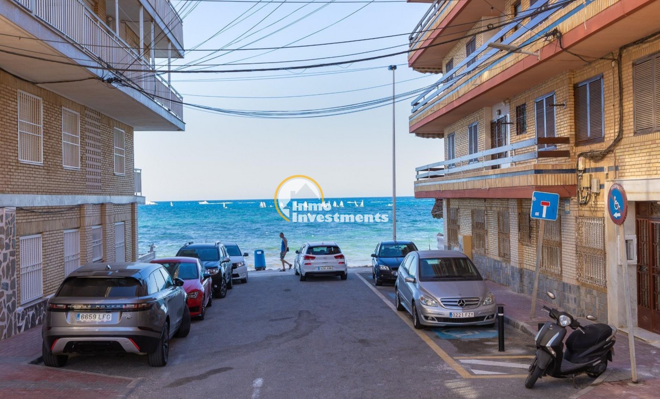 Resale - Apartment - Torrevieja - Playa de los Naufragos