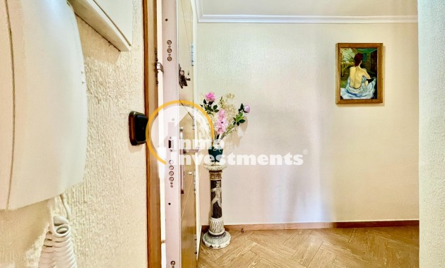 Reventa - Apartamento - Torrevieja - Las Piscinas Naturales