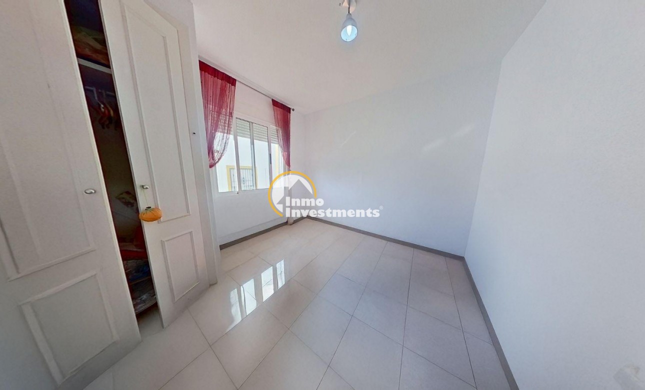 Resale - Bungalow - Orihuela Costa - Los Almendros-La Florida