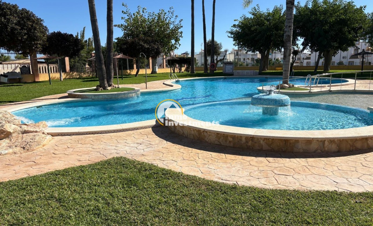 Resale - Bungalow - Orihuela Costa - Los Almendros-La Florida