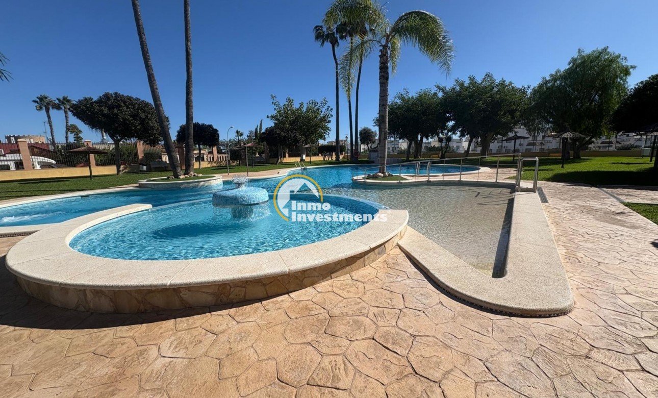 Resale - Bungalow - Orihuela Costa - Los Almendros-La Florida