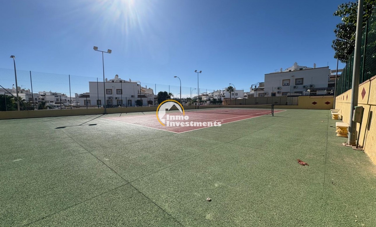 Resale - Bungalow - Orihuela Costa - Los Almendros-La Florida