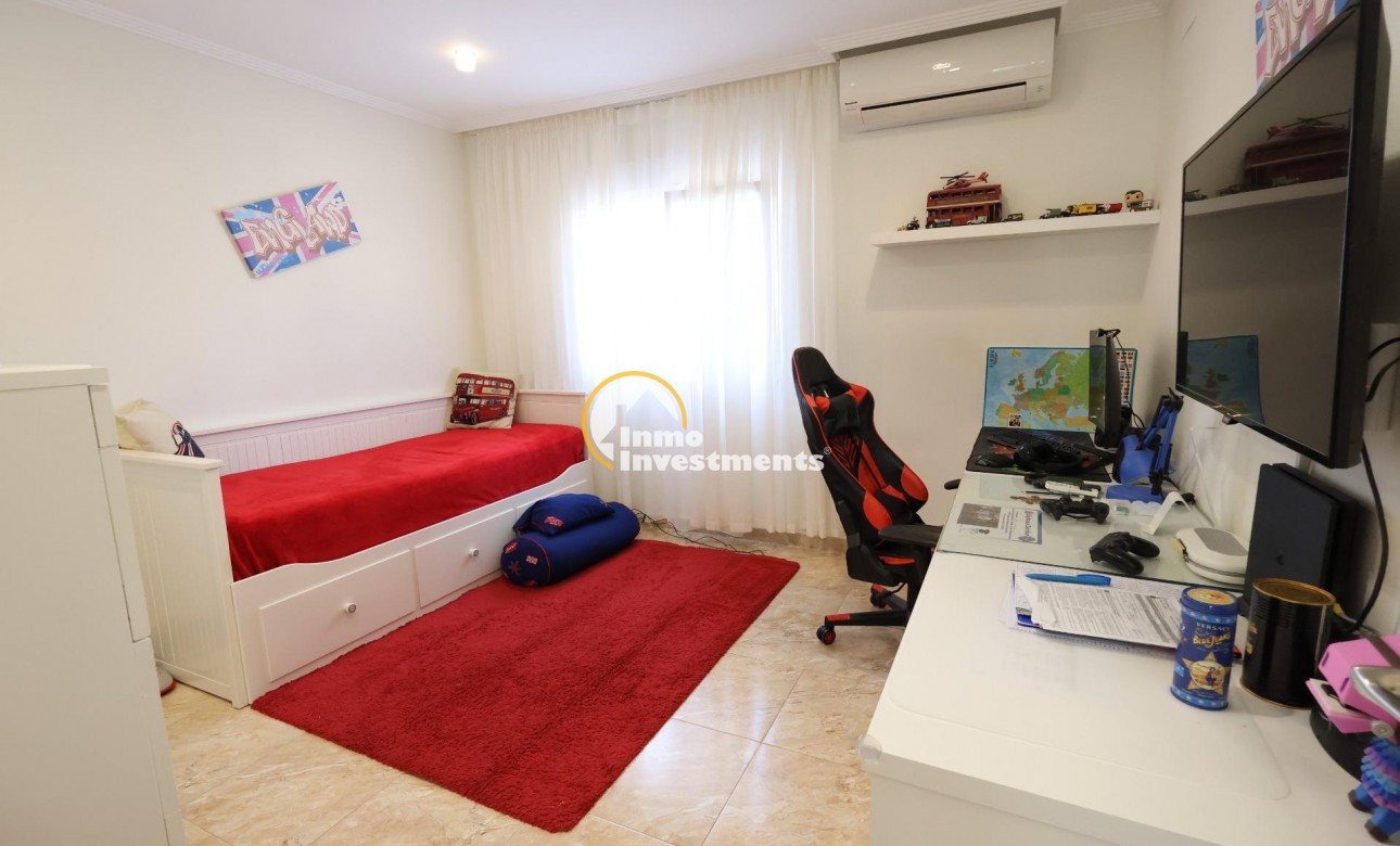 Resale - Villa - Torrevieja - Los Balcones - Los Altos del Edén