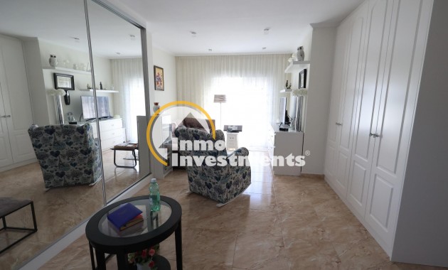 Resale - Villa - Torrevieja - Los Balcones - Los Altos del Edén