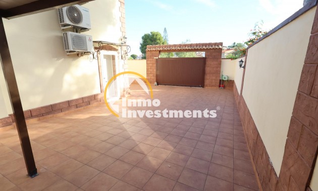 Resale - Villa - Torrevieja - Los Balcones - Los Altos del Edén