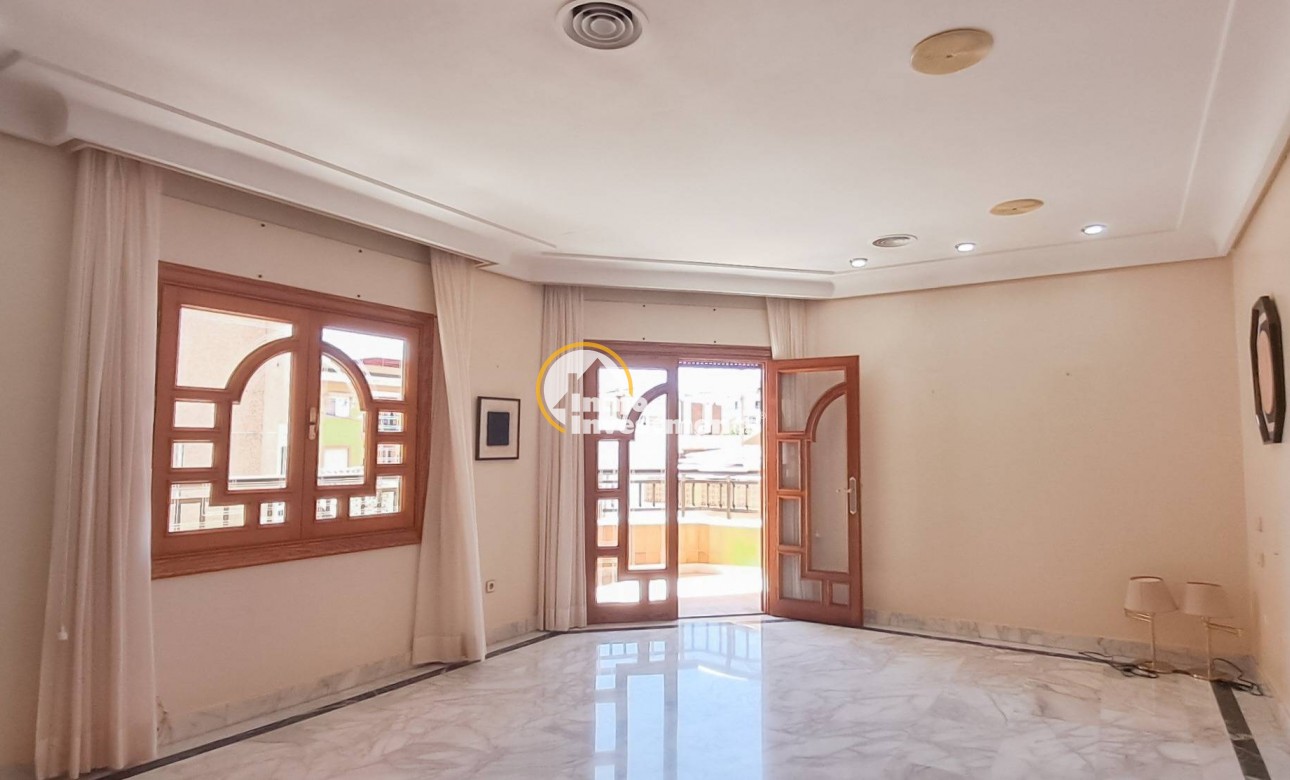 Reventa - Ático - San Pedro - Lo Pagan