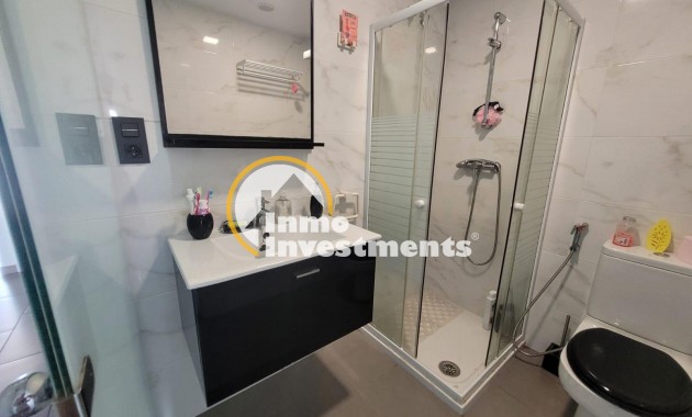 Resale - Bungalow - Orihuela Costa - La Zenia